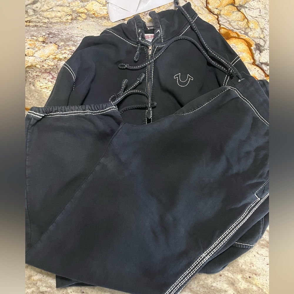 True religion sweatsuit